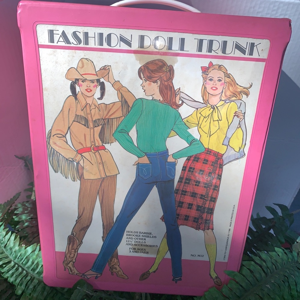 Vintage Barbie Style Fashion Doll Trunk 1970s Barbie Dolls, Clothes, Accessories